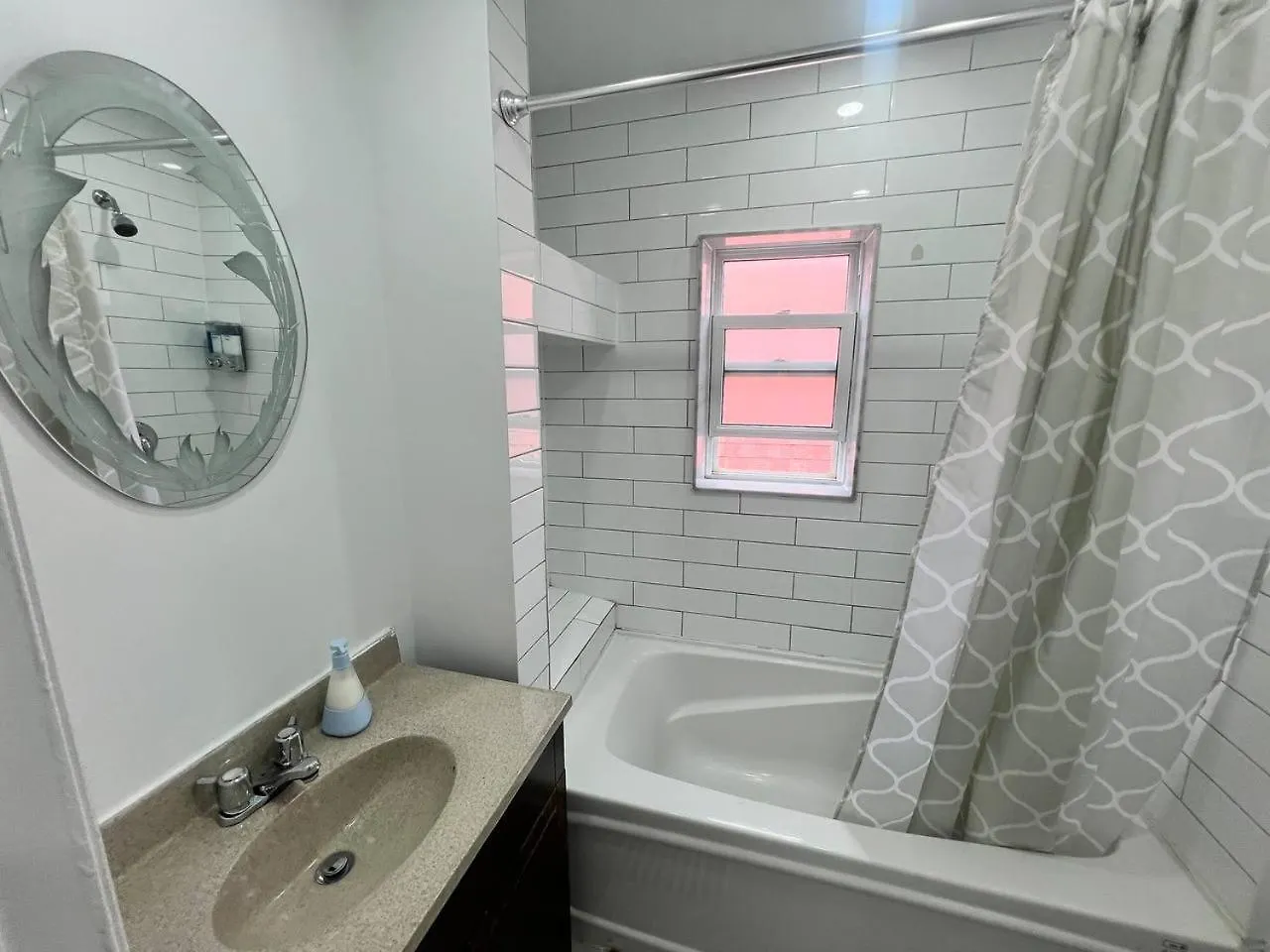 Homestay #1 Convvy-Nient Residence! Toronto Canada