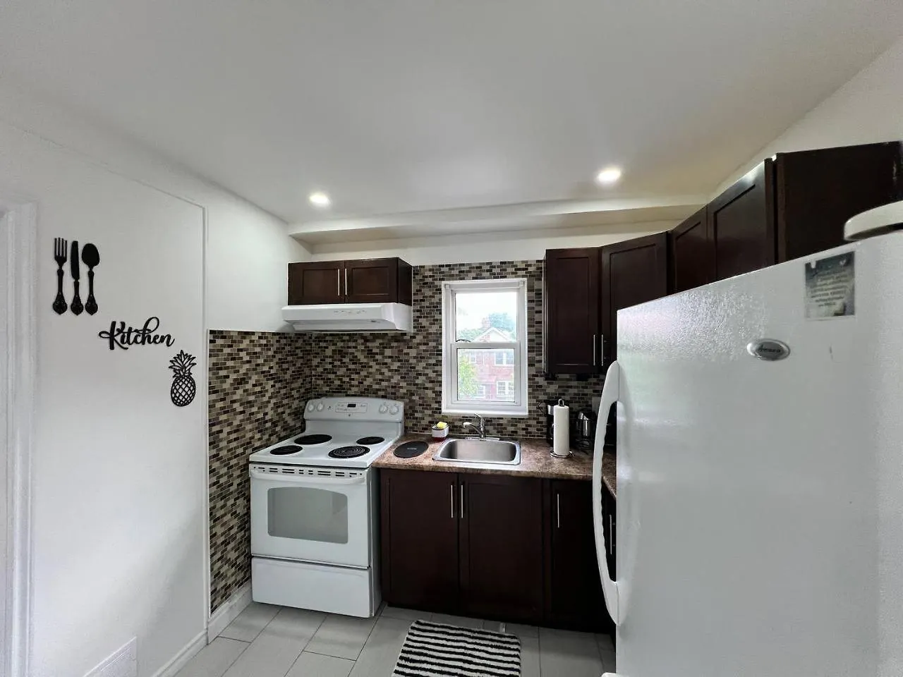 #1 Convvy-Nient Residence! Toronto