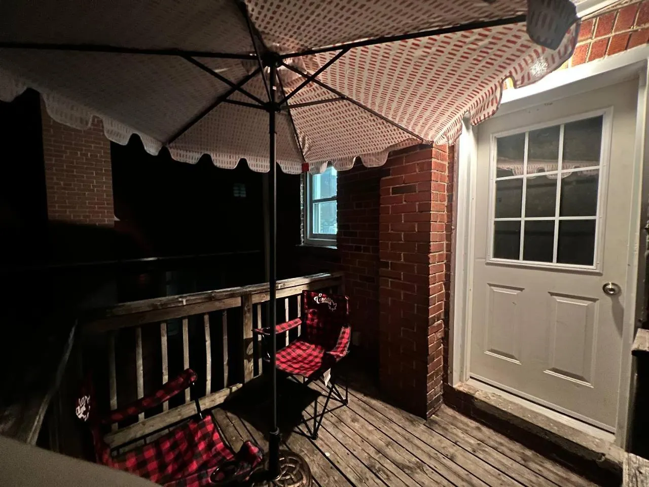 Homestay #1 Convvy-Nient Residence! Toronto Canada