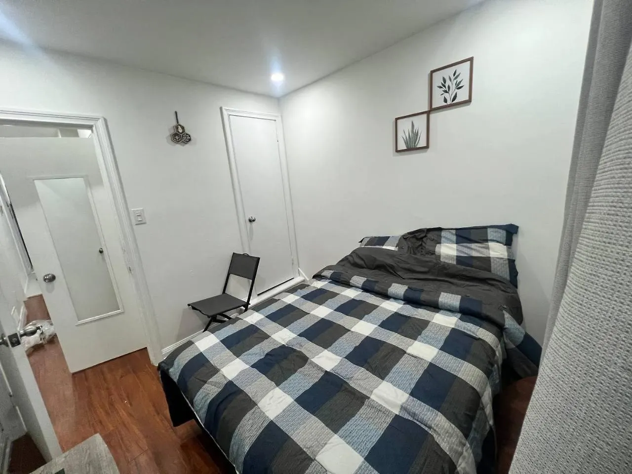 #1 Convvy-Nient Residence! Toronto 0*,  Canada