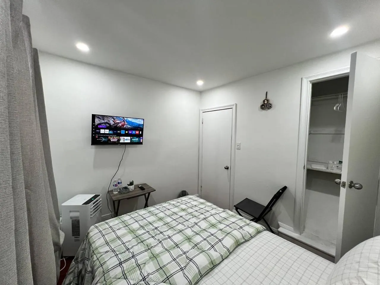 Homestay #1 Convvy-Nient Residence! Toronto