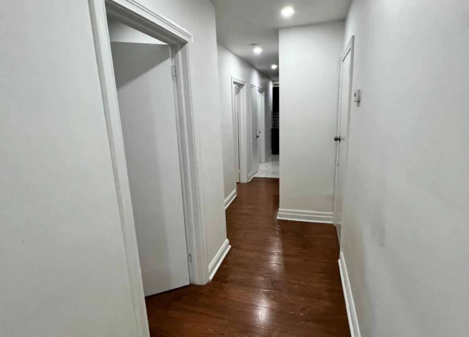 Homestay #1 Convvy-Nient Residence! Toronto Canada