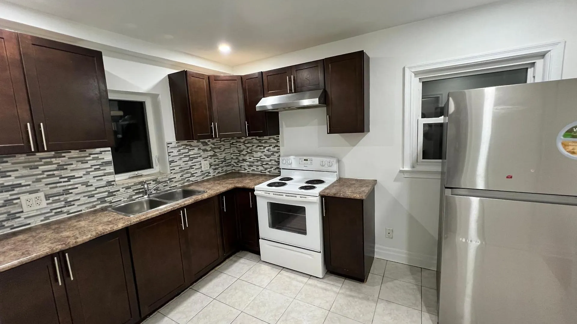 Homestay #1 Convvy-Nient Residence! Toronto Canada